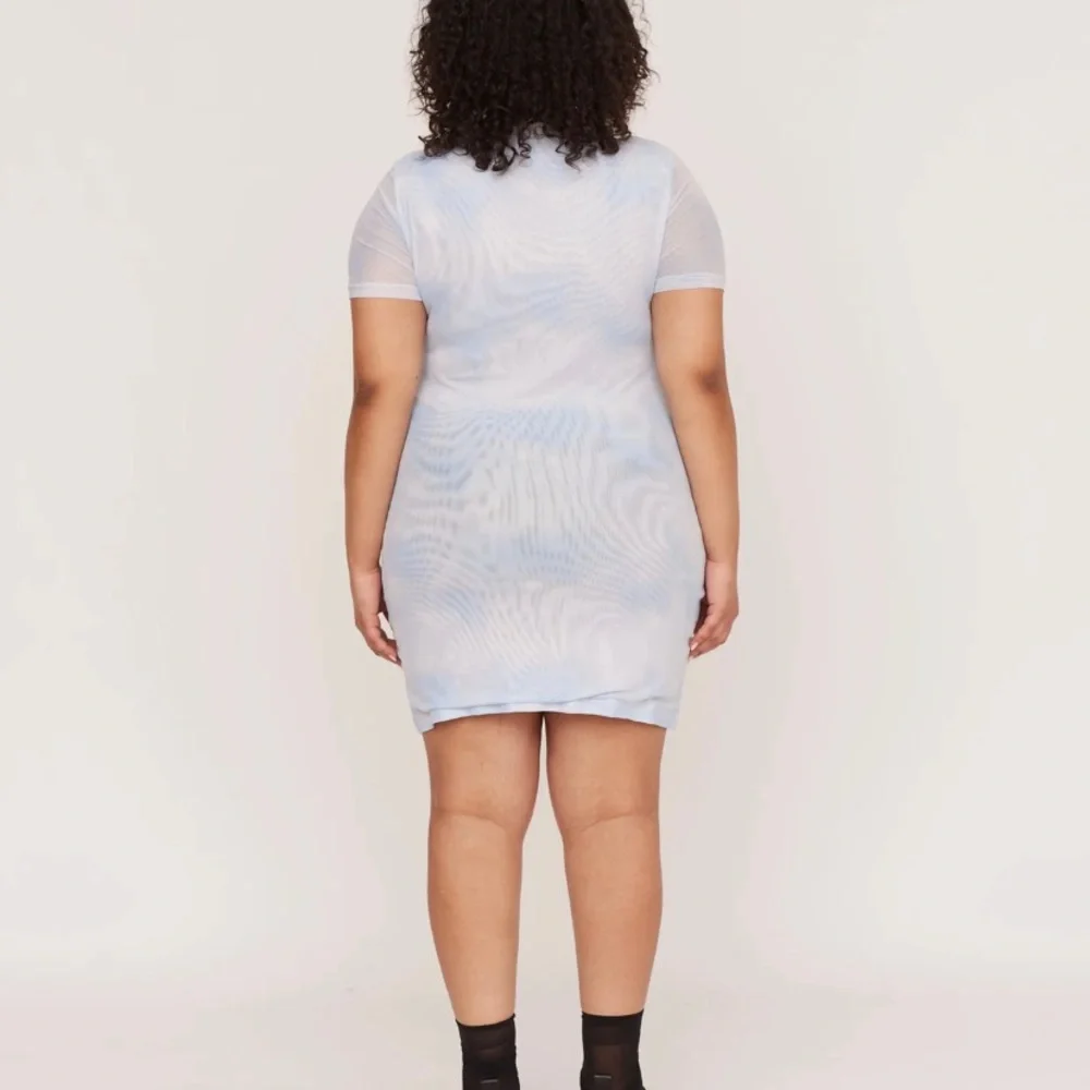 Fitted Pastel Dress - Picture 3 of 3